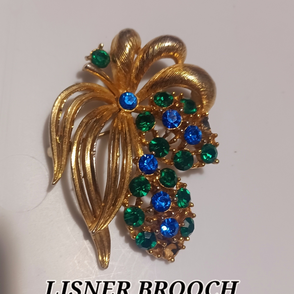 Signed LISNER VINTAGE BROOCH PIN BROACH COLLECTORS Gold and Blue VINTAGEJEWELRY